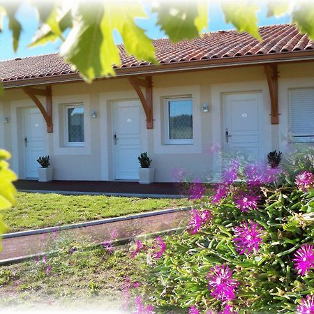 Natur'Hotel Menesplet Exterior photo