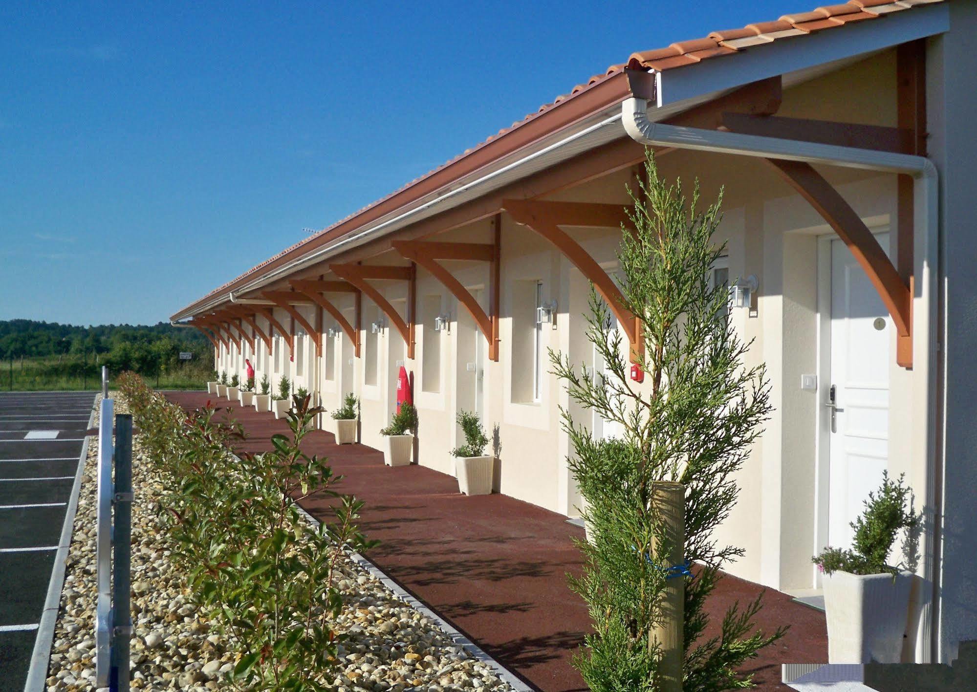 Natur'Hotel Menesplet Exterior photo